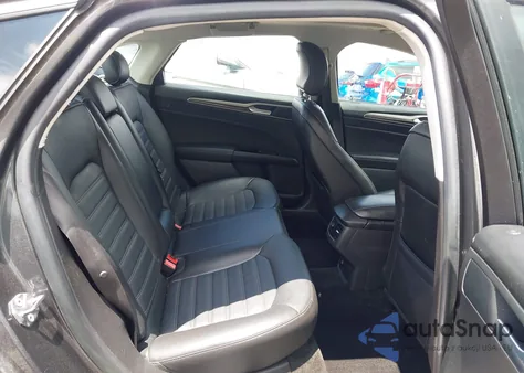 2015 Ford Fusion Energi Se Luxury z USA, uszkodzony, nr VIN 3FA6P0PU1FR255530